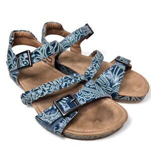 Brioso Solera Tooled Leather Floral Pattern Light Blue Sandals 7.5